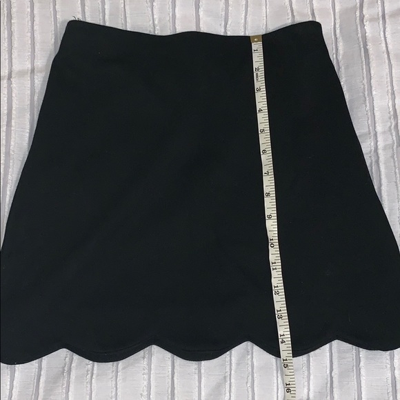 Scalloped Topshop Pencil Skirt 💋 - Picture 2 of 6